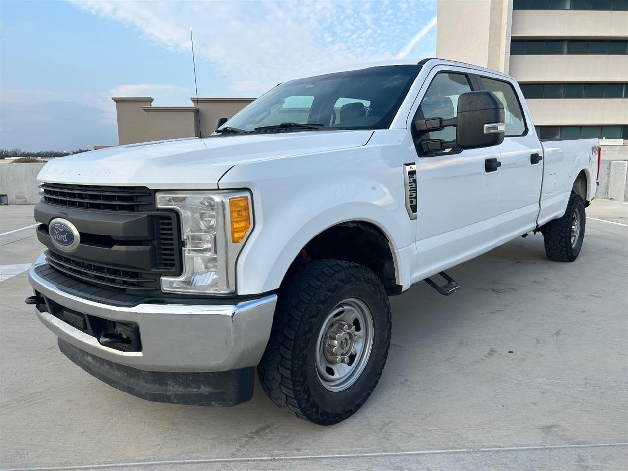 Ford F-250 SD XL Crew Cab 4WD 2017