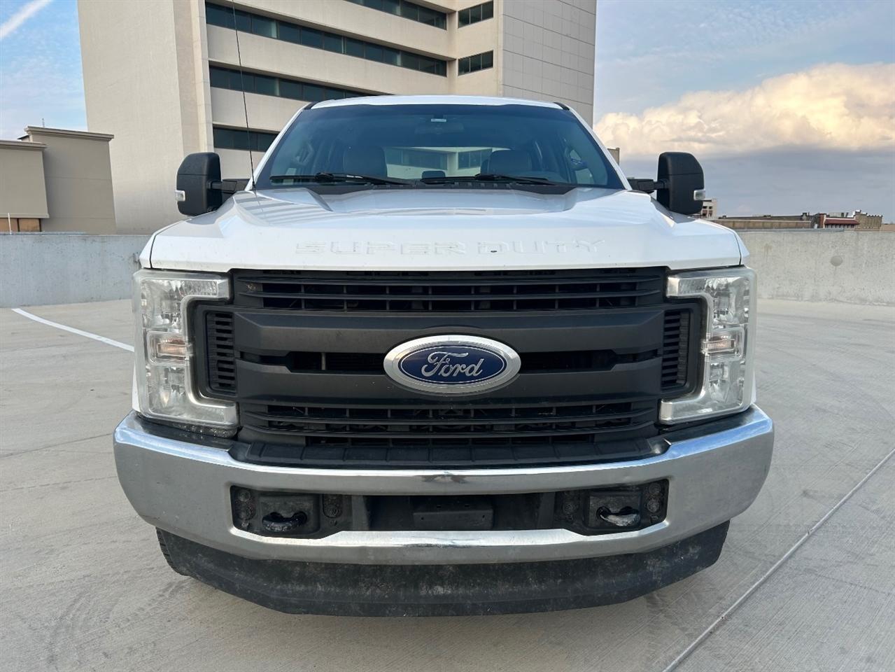 Ford F-250 SD XL Crew Cab 4WD 2017