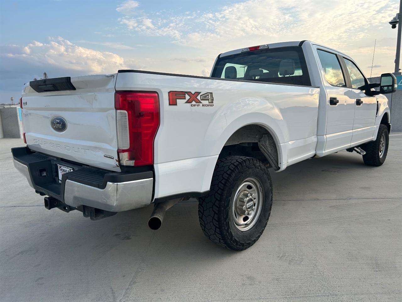 Ford F-250 SD XL Crew Cab 4WD 2017