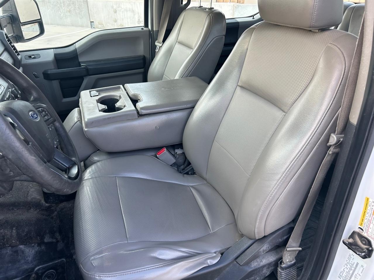 Ford F-250 SD XL Crew Cab 4WD 2017