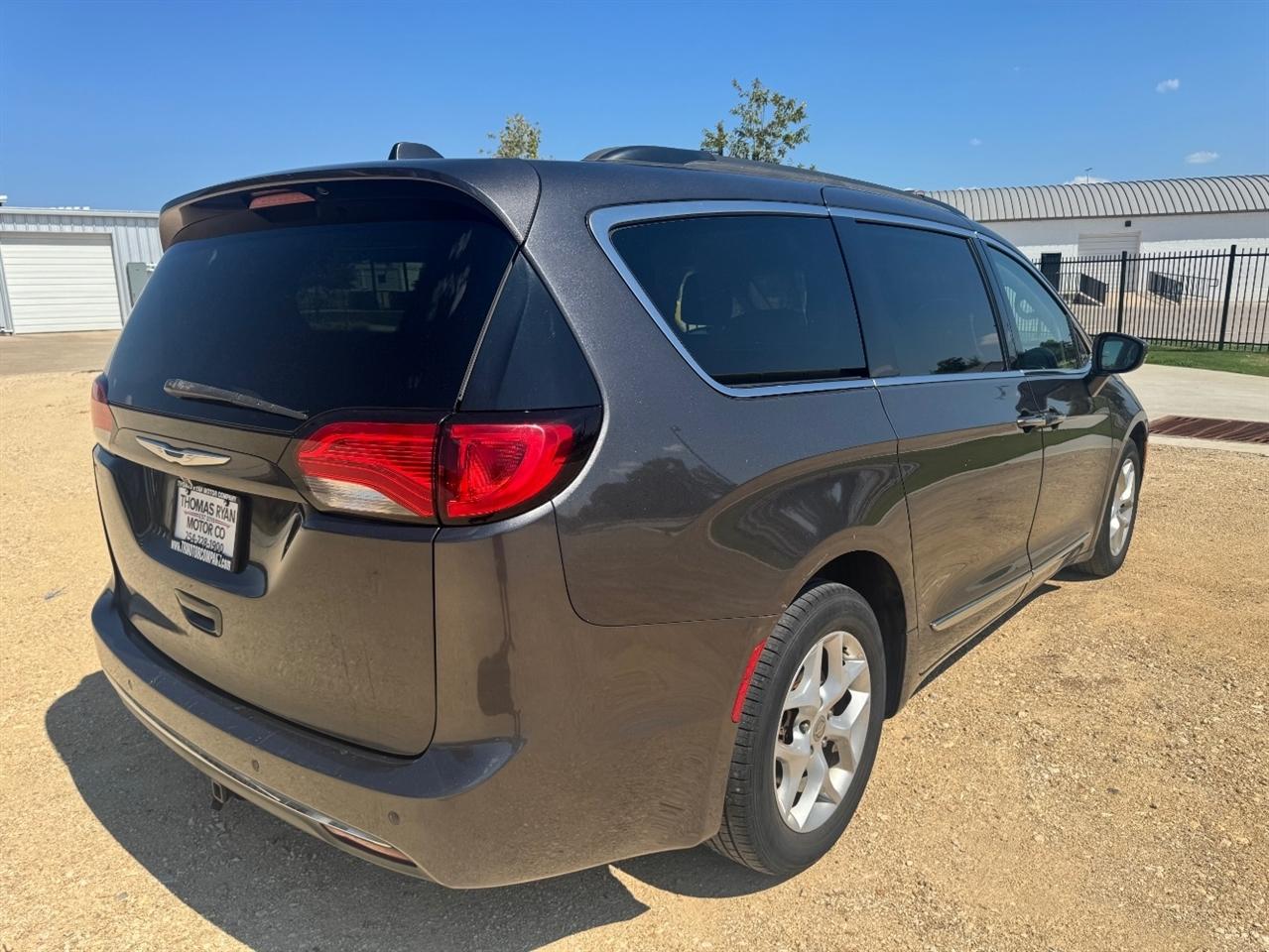 Chrysler Pacifica Touring-L 2017