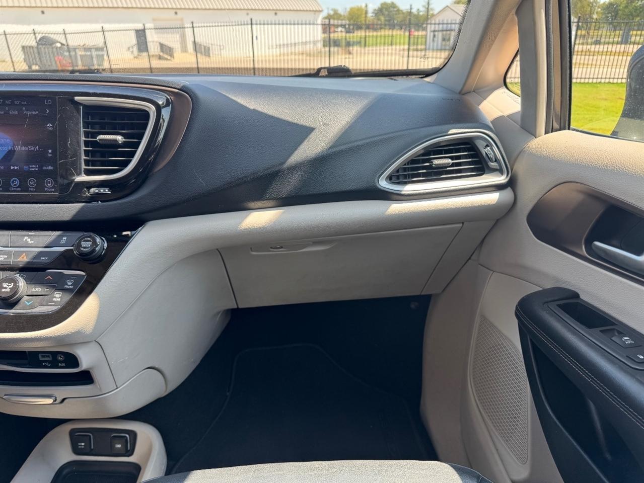 Chrysler Pacifica Touring-L 2017