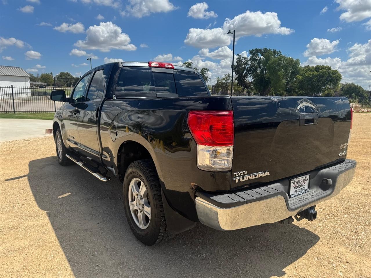 Toyota Tundra Tundra-Grade Double Cab 4.6L 4WD 2011