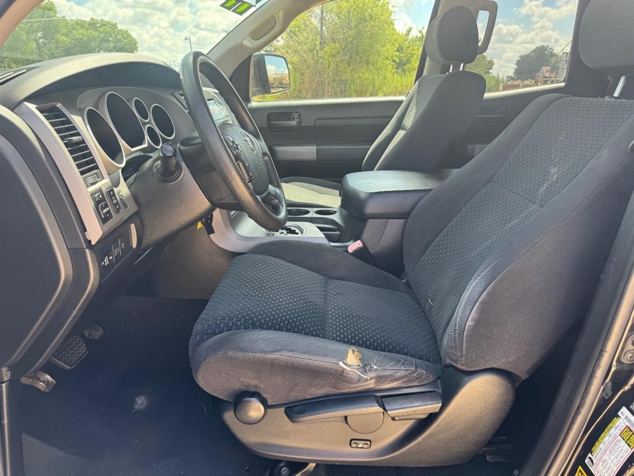 Toyota Tundra Tundra-Grade Double Cab 4.6L 4WD 2011