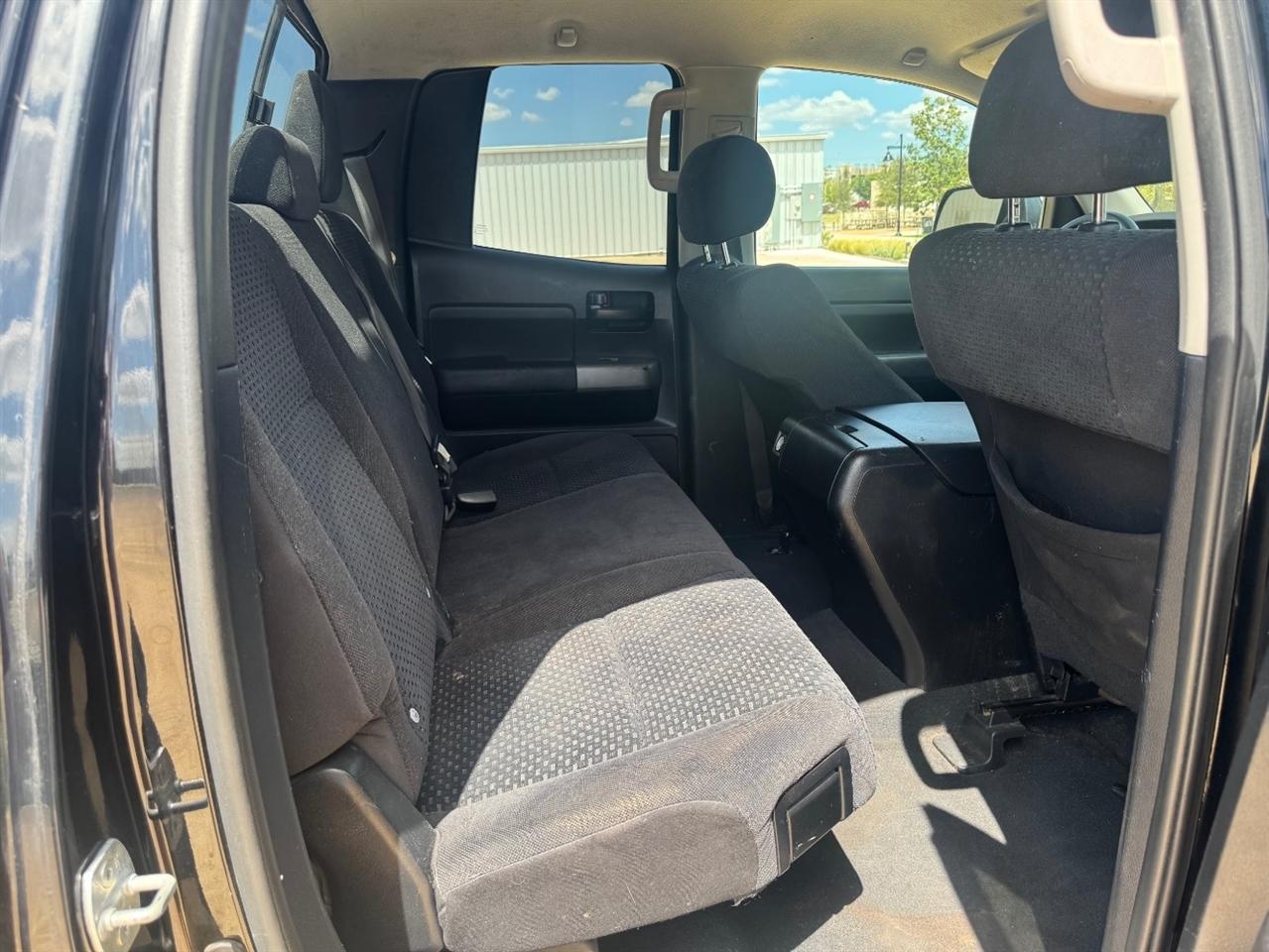 Toyota Tundra Tundra-Grade Double Cab 4.6L 4WD 2011