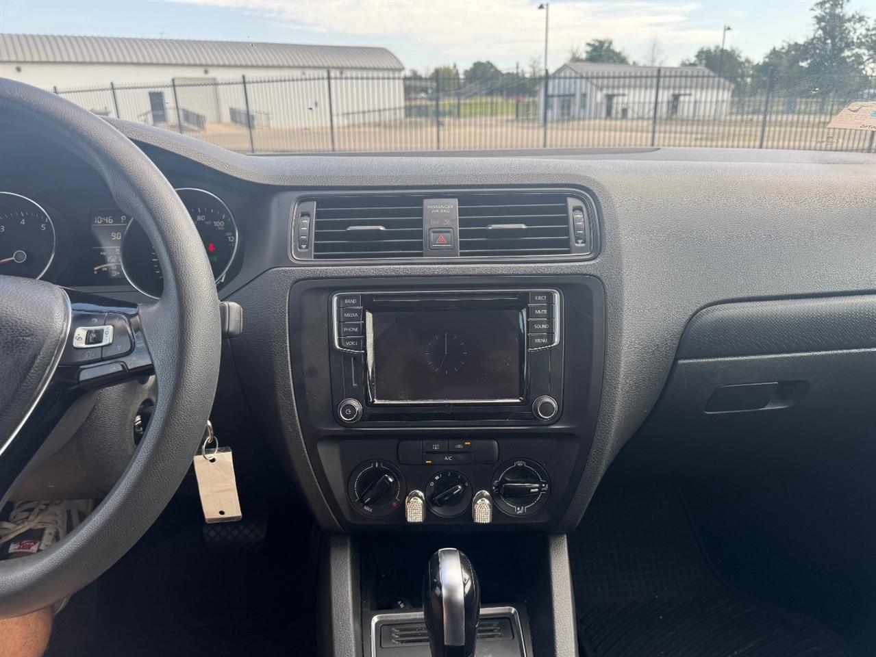 Volkswagen Jetta 1.4T S 6A 2016