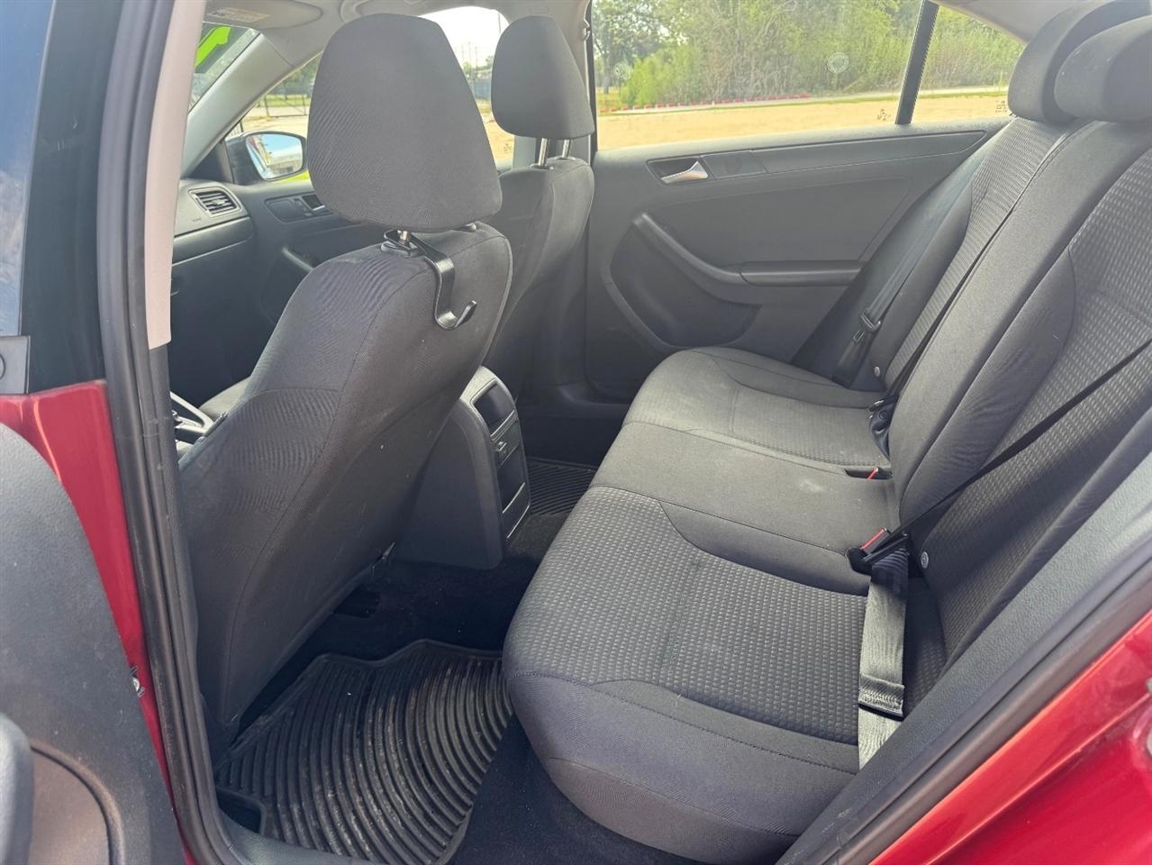 Volkswagen Jetta 1.4T S 6A 2016