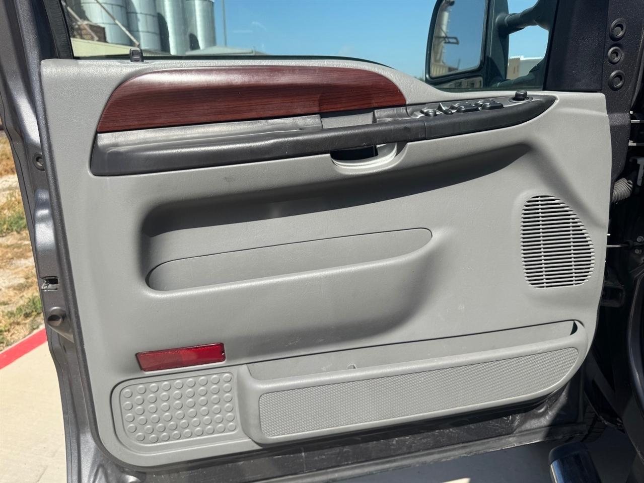Ford F-250 SD XLT Crew Cab 4WD 2007