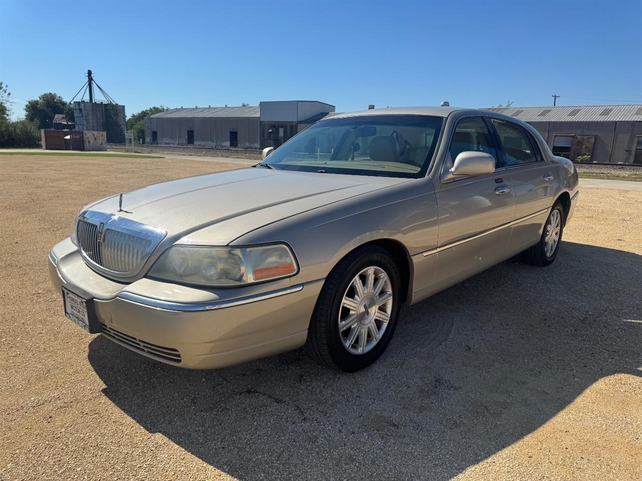 Lincoln Town Car Signature Limited 2011