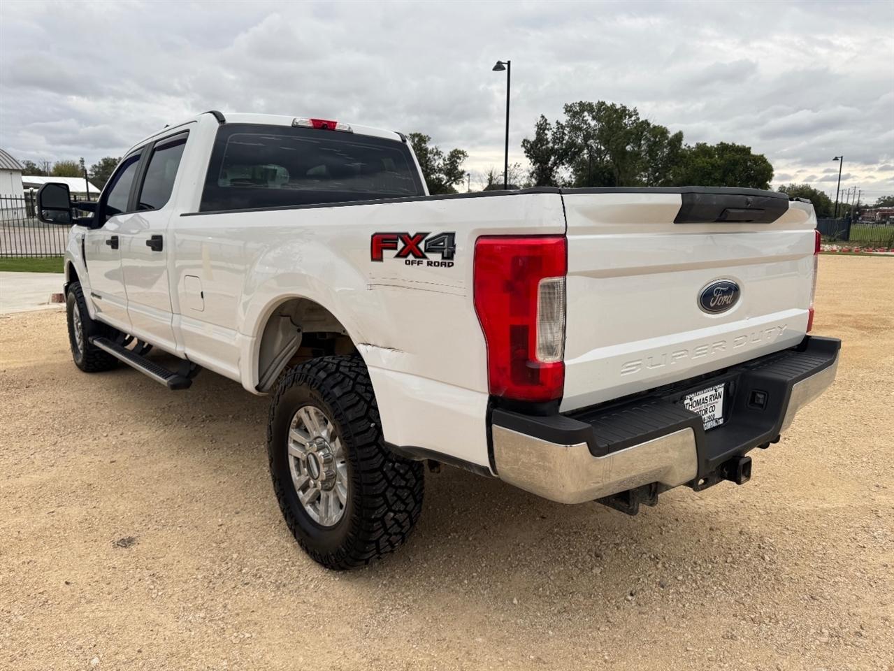 Ford F-250 SD XL Crew Cab 4WD 2017