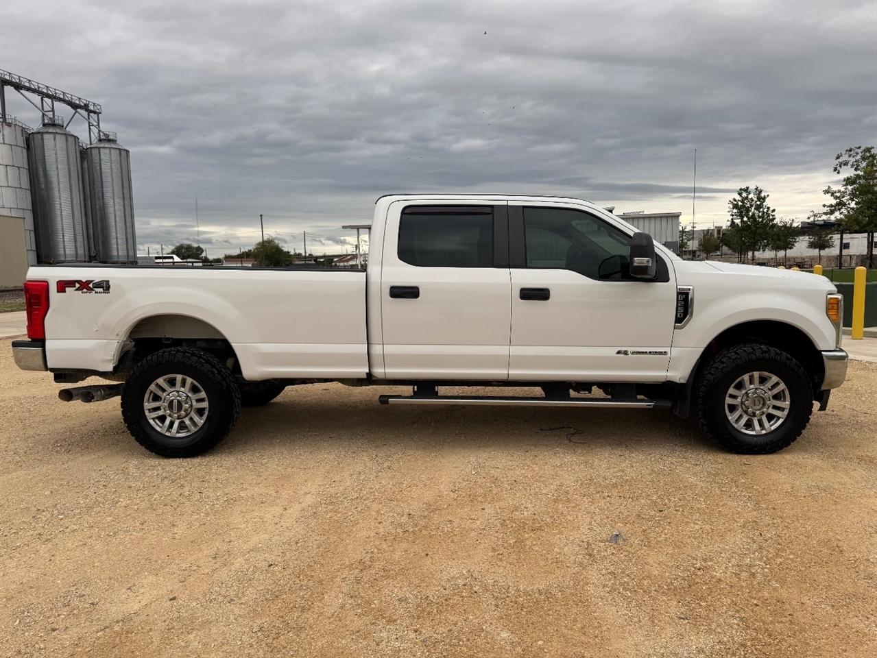 Ford F-250 SD XL Crew Cab 4WD 2017
