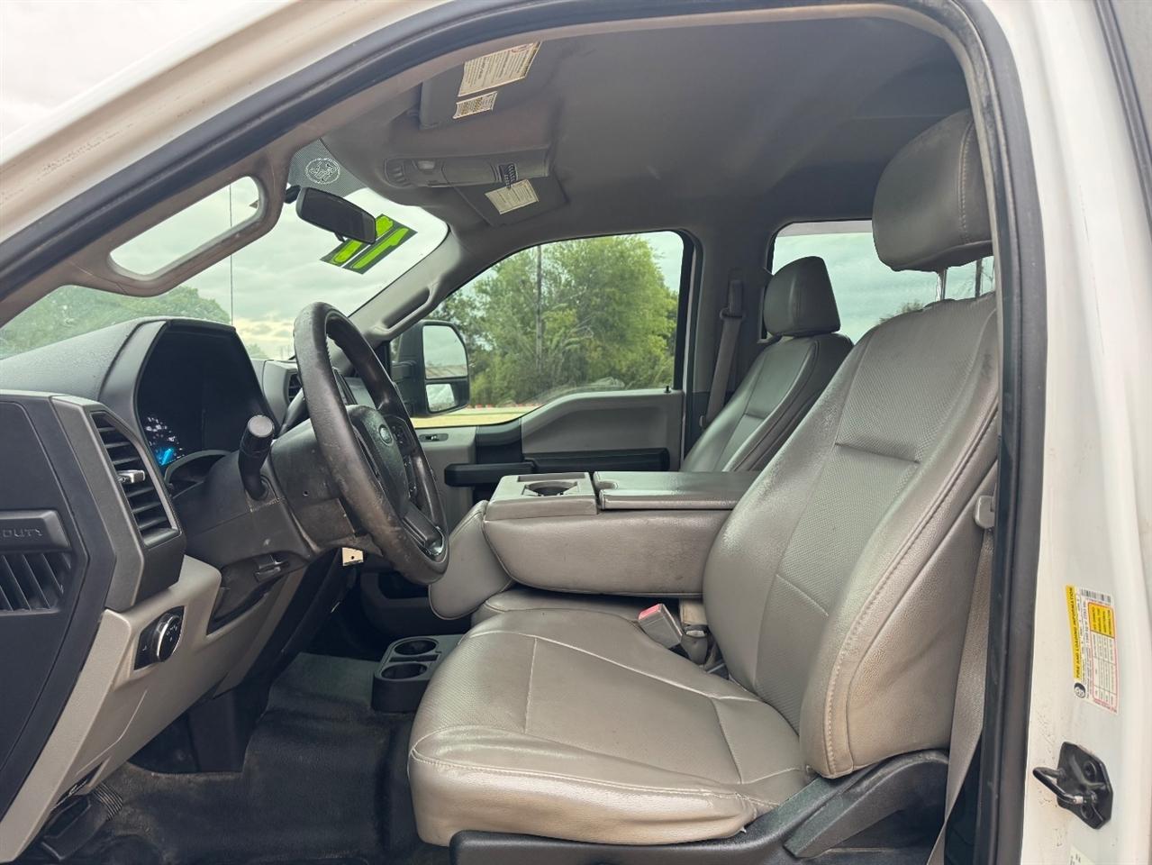 Ford F-250 SD XL Crew Cab 4WD 2017