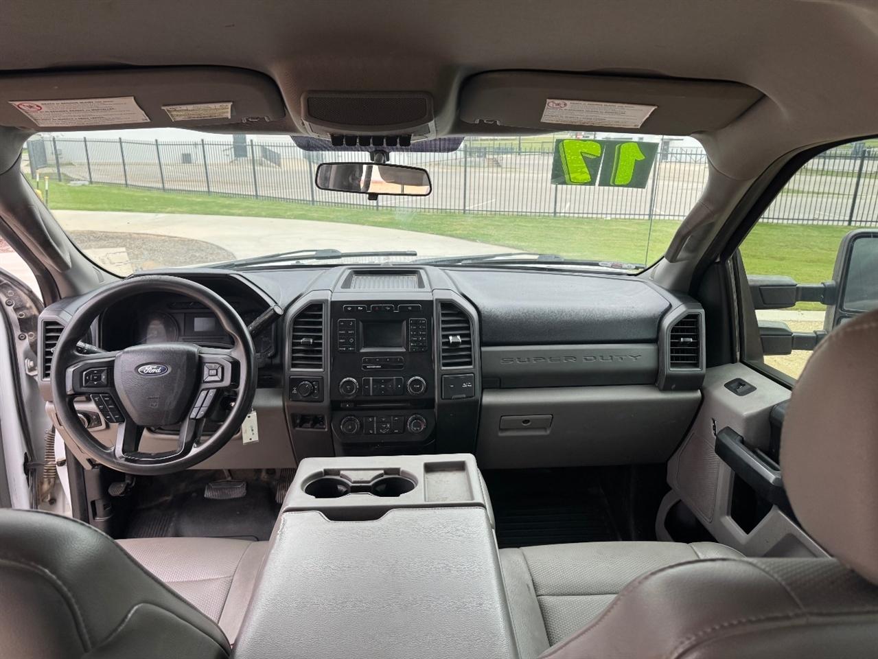 Ford F-250 SD XL Crew Cab 4WD 2017