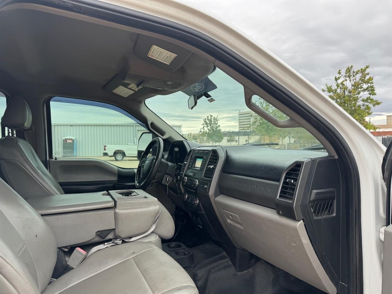Ford F-250 SD XL Crew Cab 4WD 2017