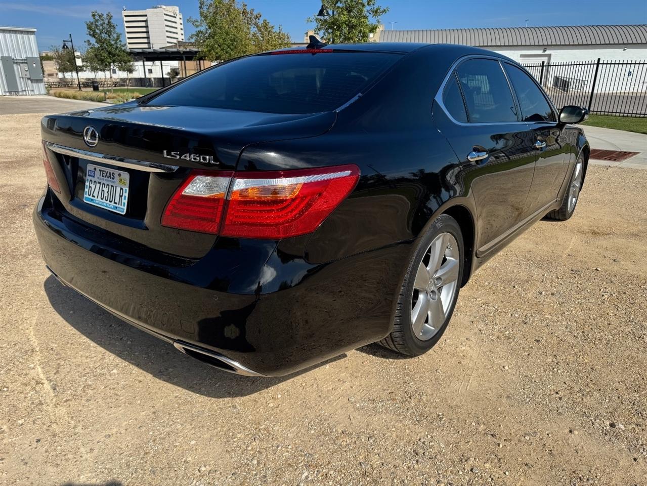 Lexus LS 460 L Luxury Sedan 2011