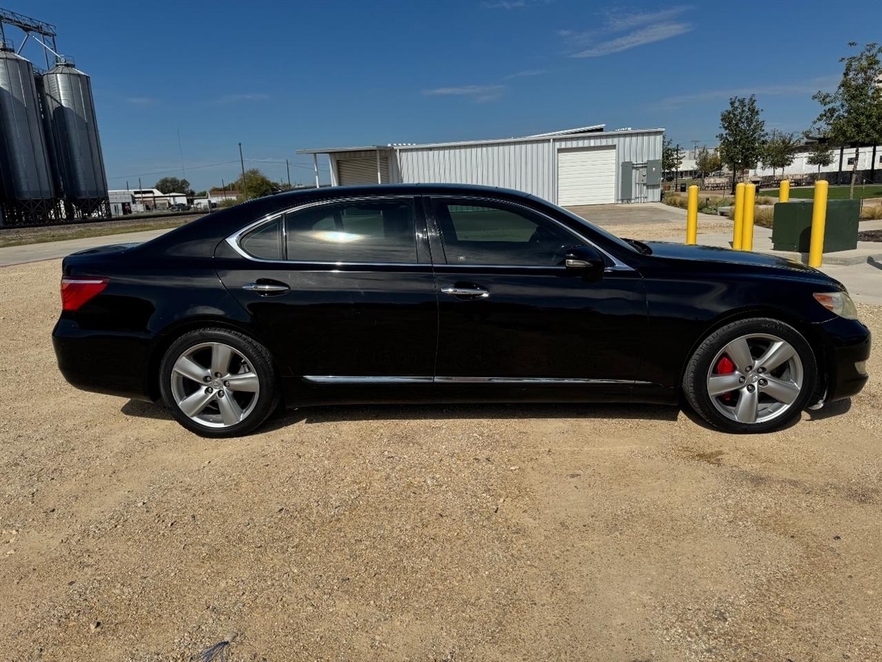 Lexus LS 460 L Luxury Sedan 2011