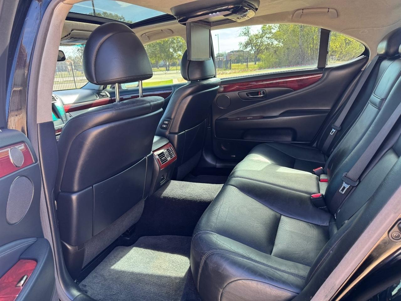 Lexus LS 460 L Luxury Sedan 2011