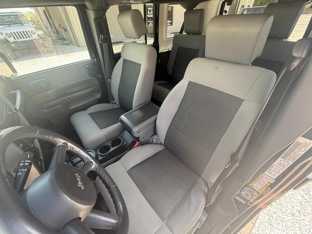 Jeep Wrangler Unlimited Sport 4WD 2010