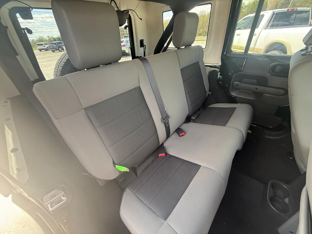 Jeep Wrangler Unlimited Sport 4WD 2010