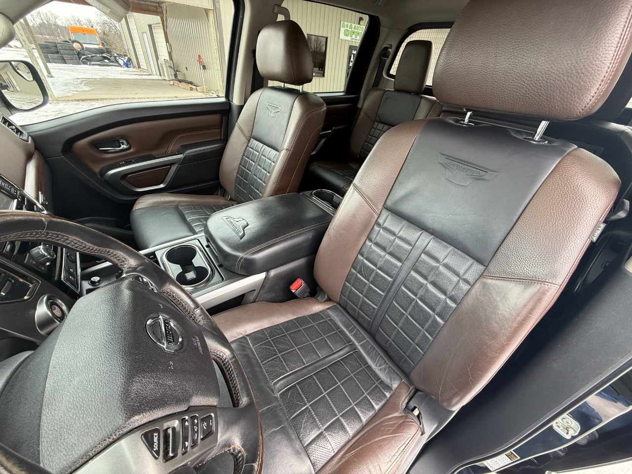 Nissan Titan Platinum Reserve Crew Cab 4WD 2017