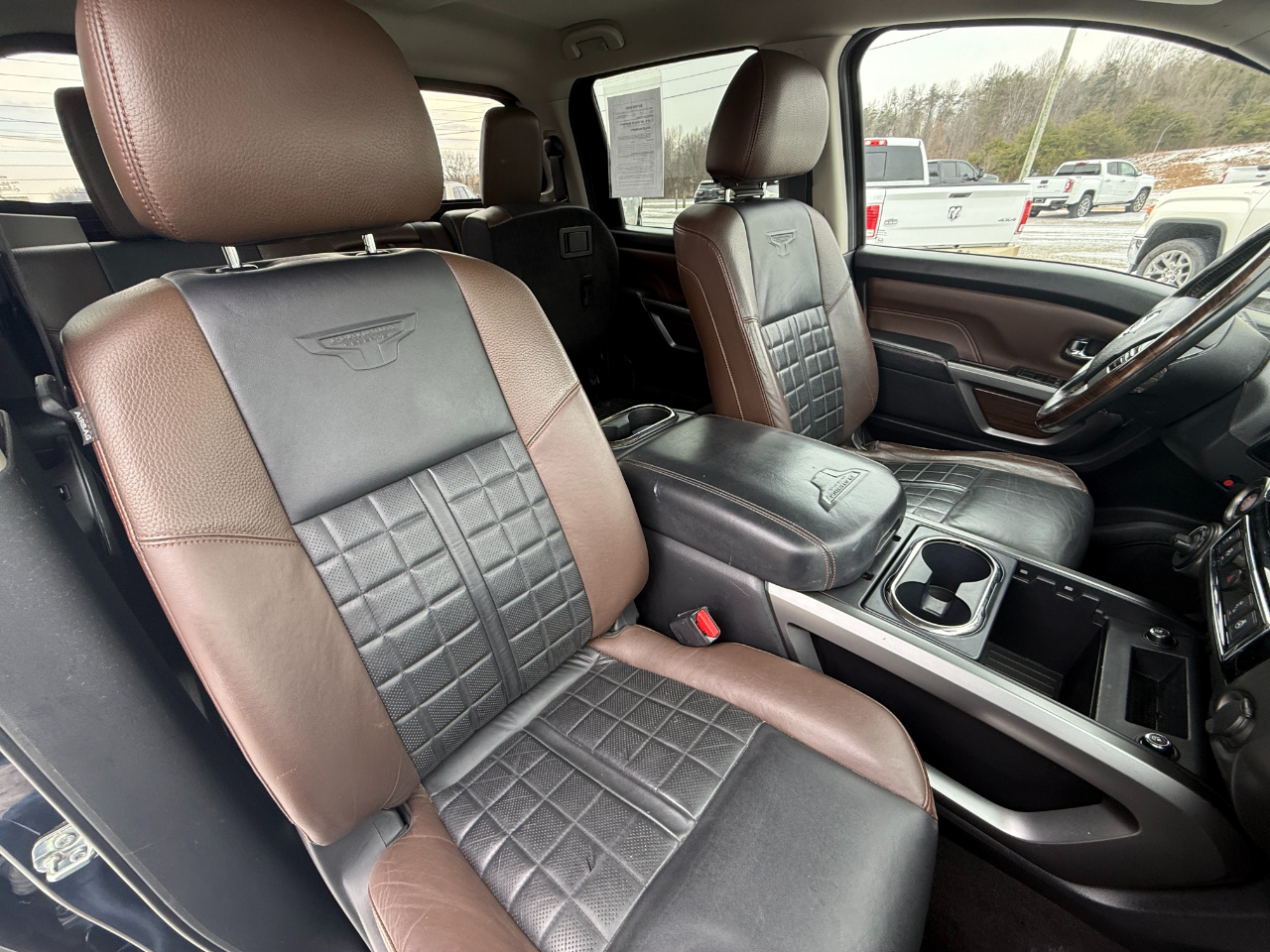 Nissan Titan Platinum Reserve Crew Cab 4WD 2017