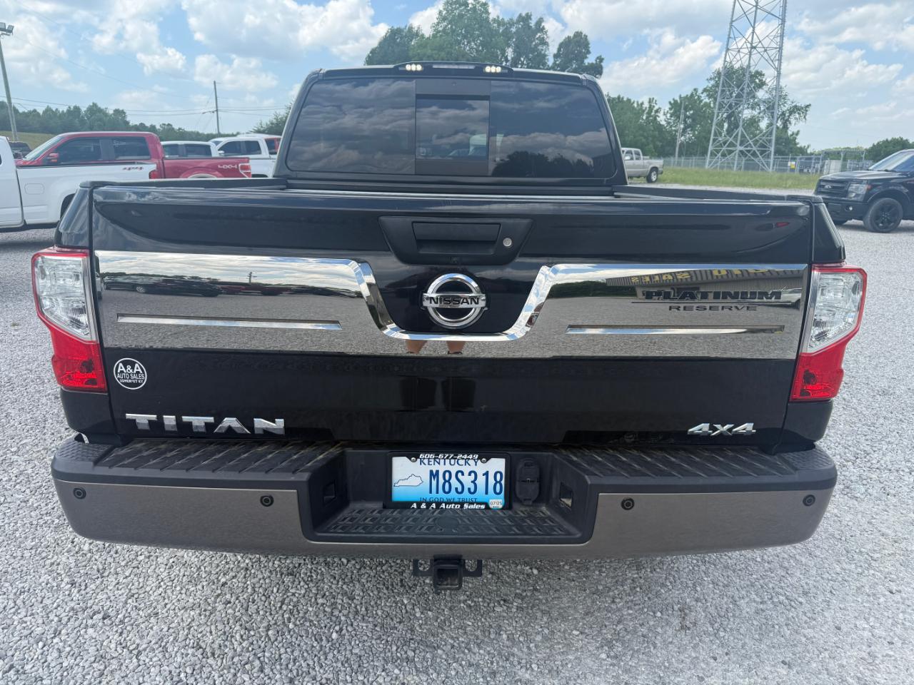 Nissan Titan Platinum Reserve Crew Cab 4WD 2017