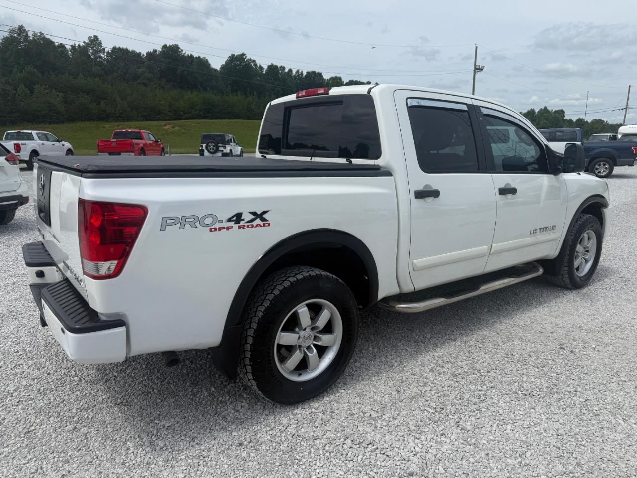 Nissan Titan PRO-4X Crew Cab 4WD 2011