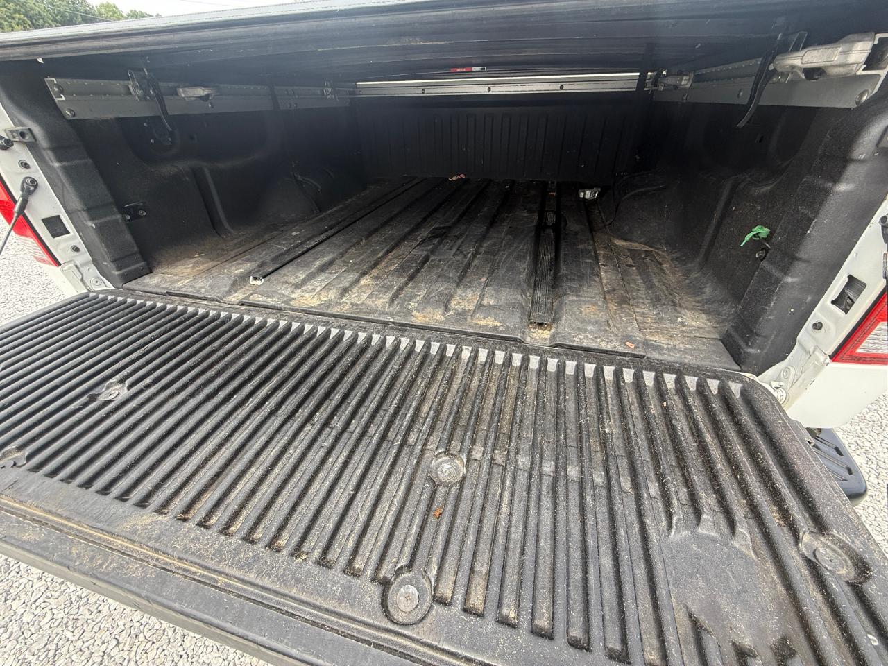 Nissan Titan PRO-4X Crew Cab 4WD 2011