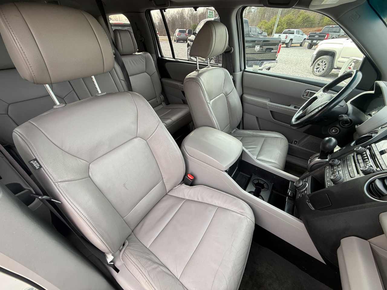 Honda Pilot Touring 4WD with DVD 2014