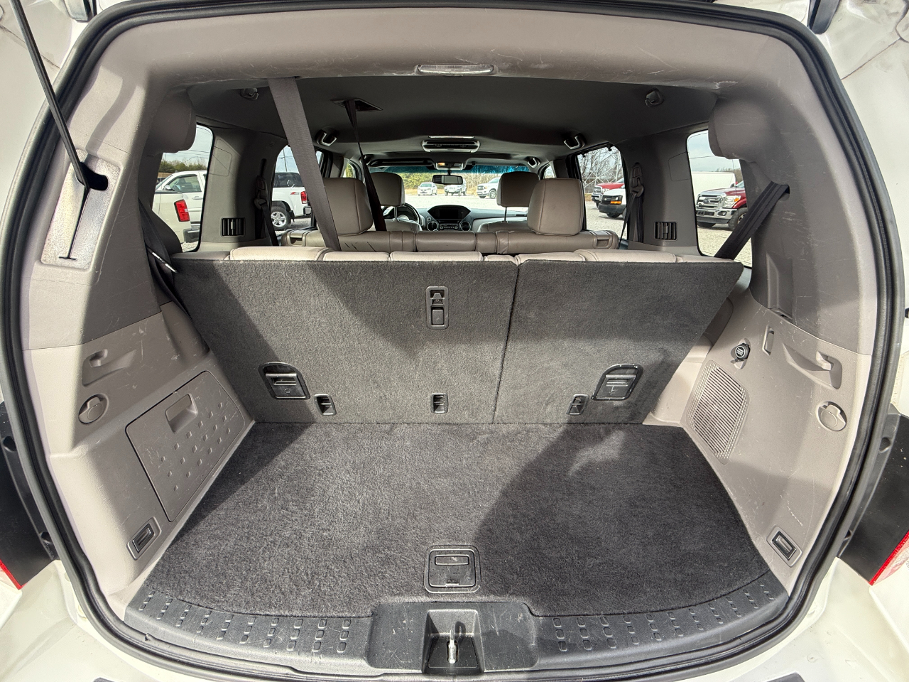 Honda Pilot Touring 4WD with DVD 2014
