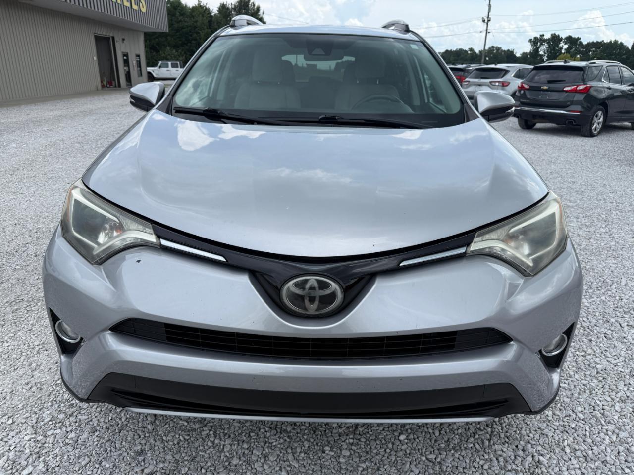 Toyota RAV4 XLE FWD 2017