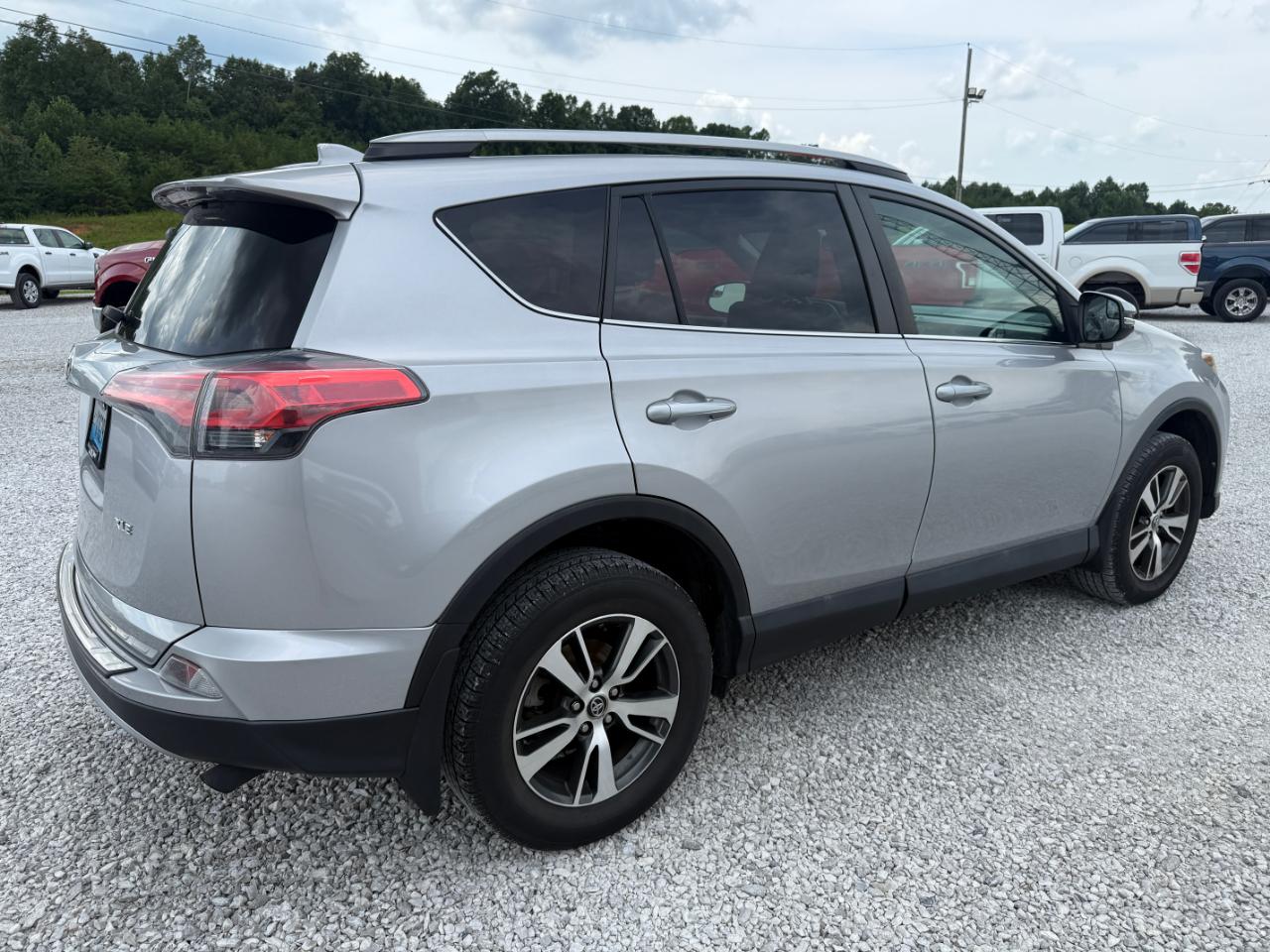Toyota RAV4 XLE FWD 2017
