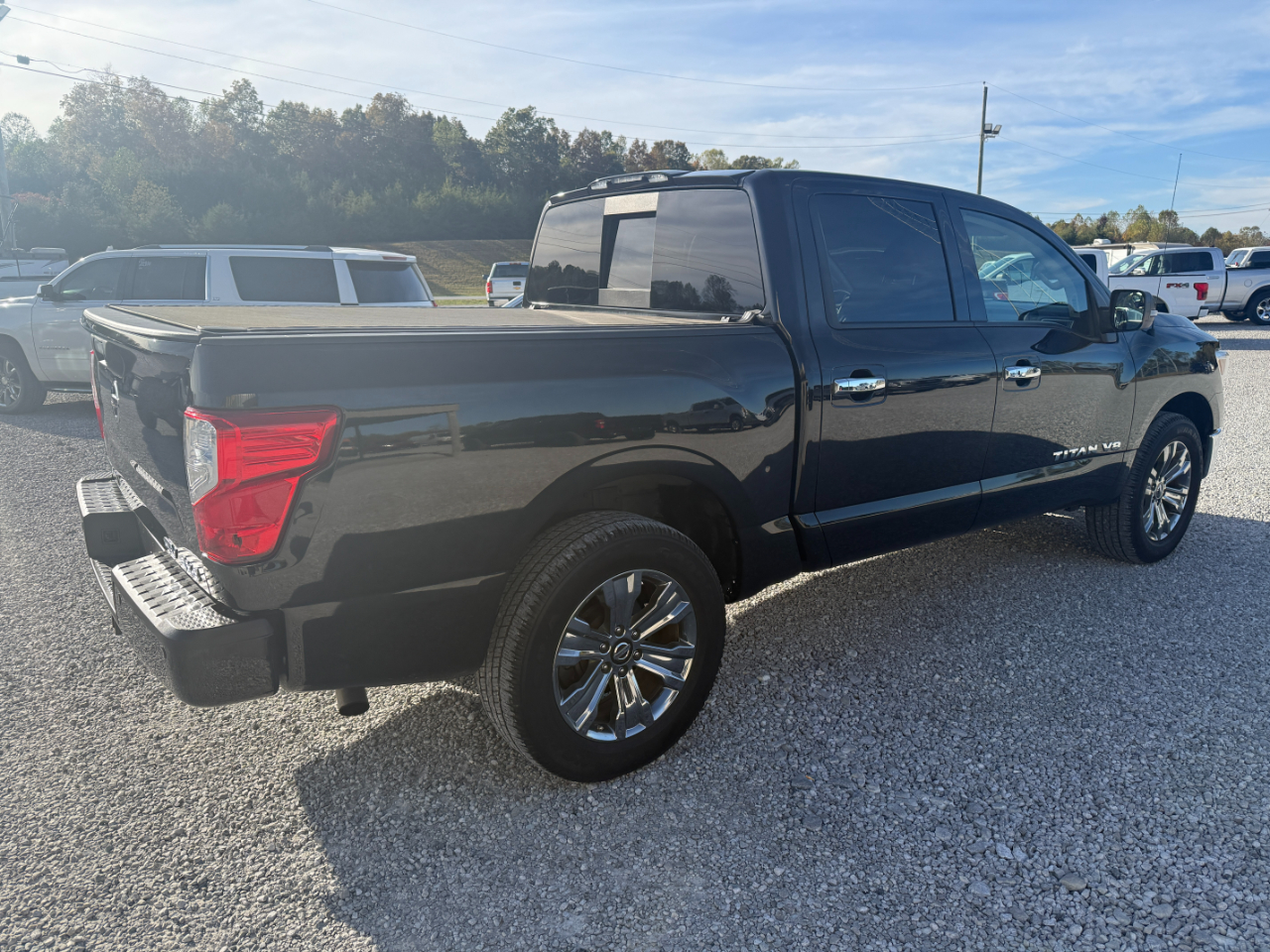 Nissan Titan SV Crew Cab 4WD 2019