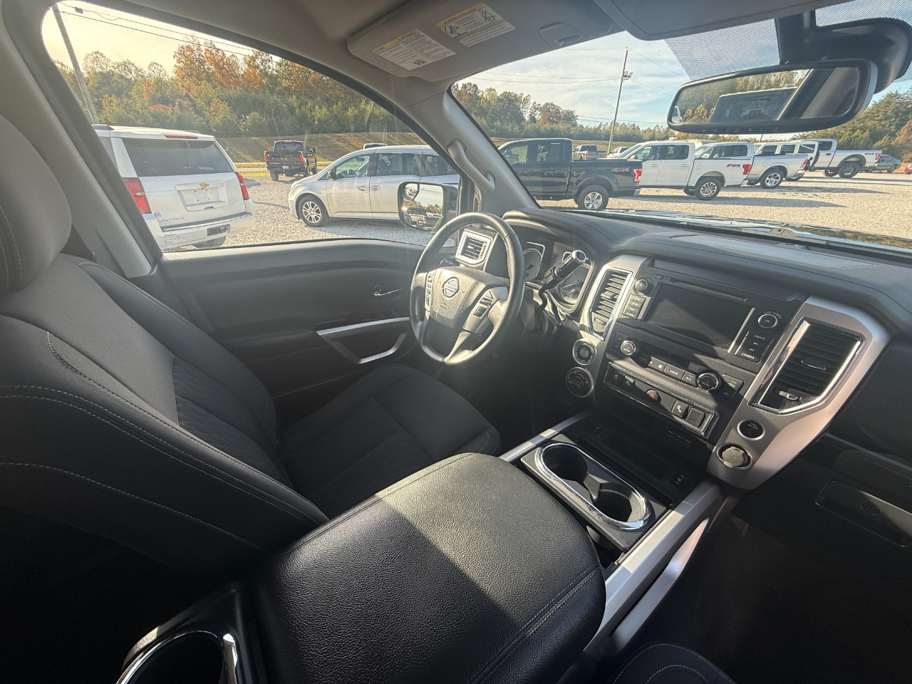 Nissan Titan SV Crew Cab 4WD 2019