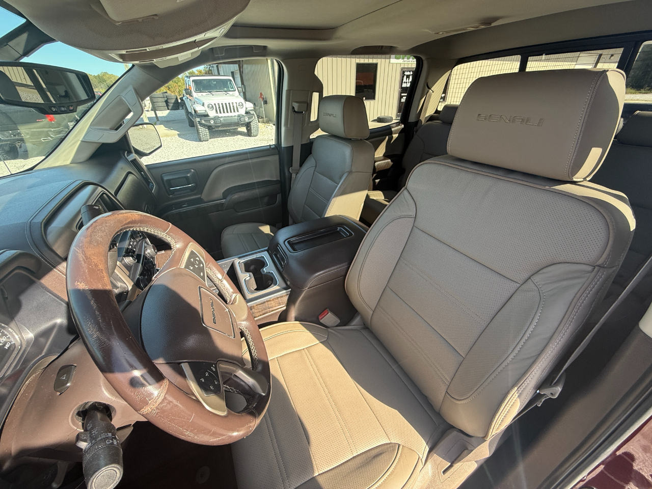 GMC Sierra 2500HD Denali Crew Cab 4WD 2015