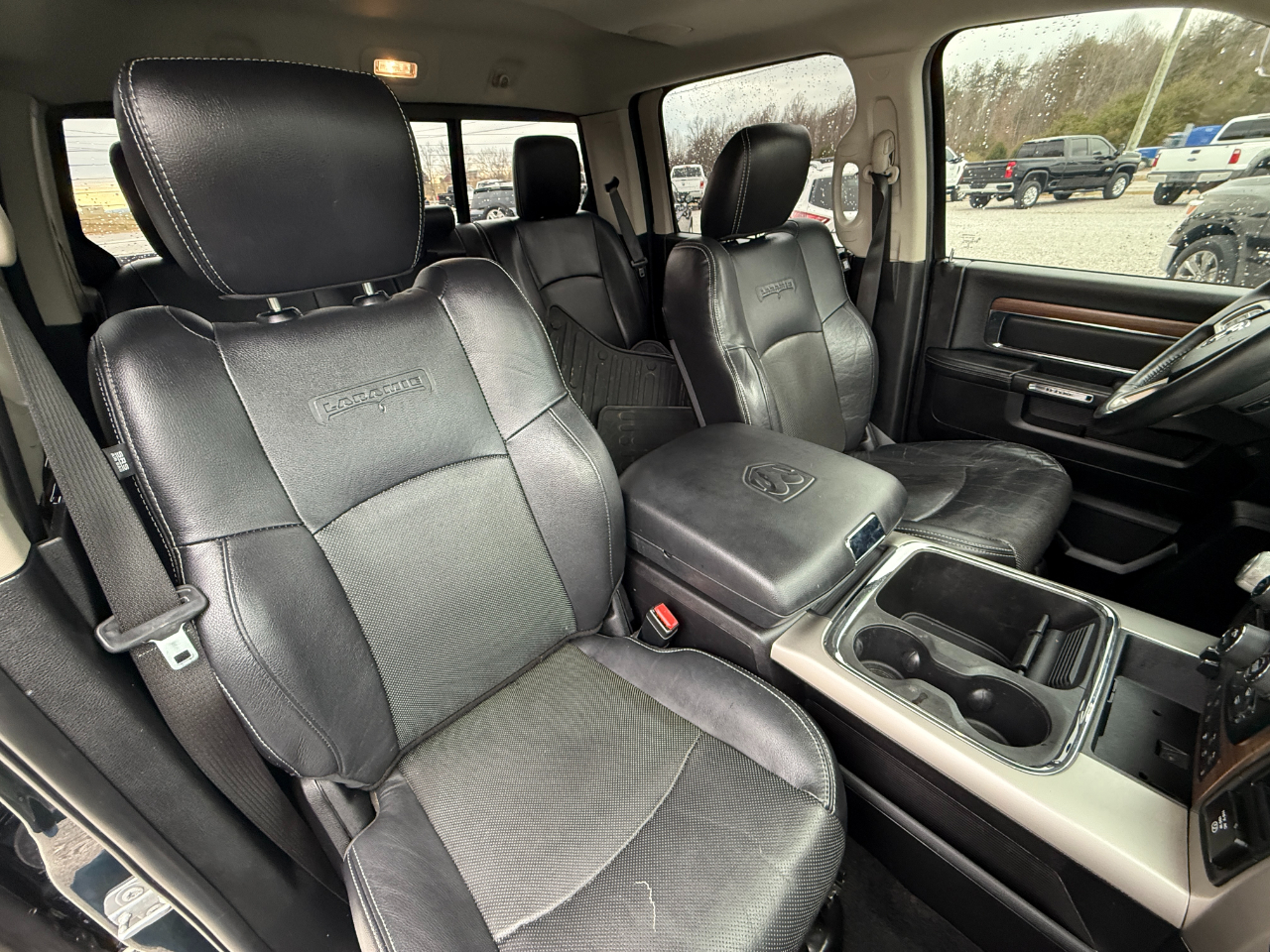 RAM 1500 Laramie Crew Cab SWB 4WD 2015