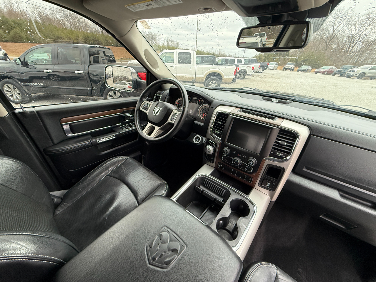 RAM 1500 Laramie Crew Cab SWB 4WD 2015