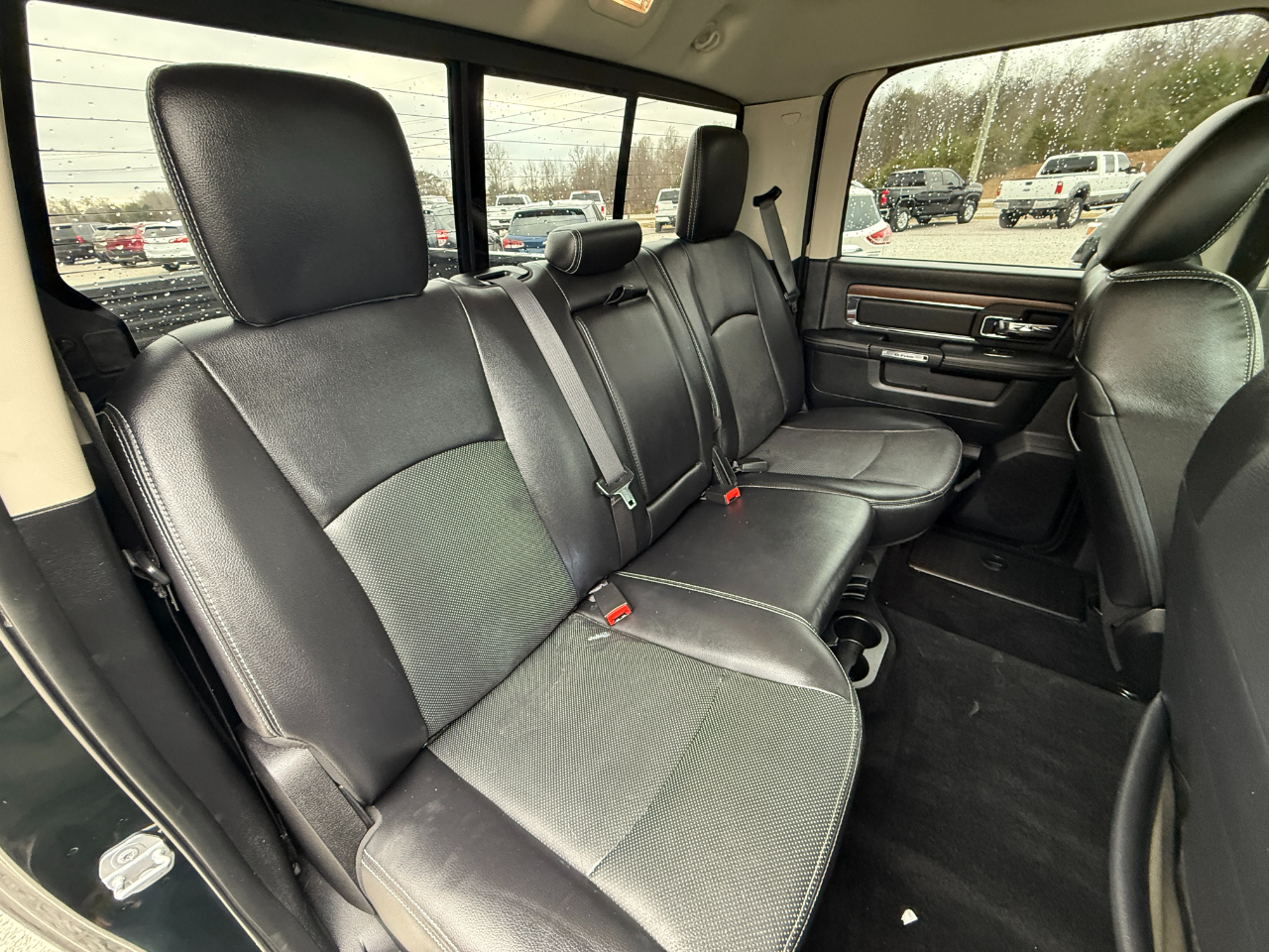 RAM 1500 Laramie Crew Cab SWB 4WD 2015