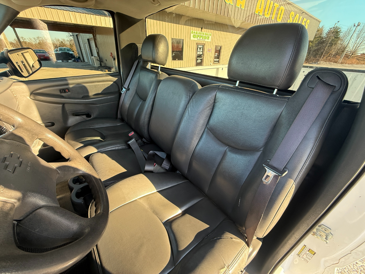 Chevrolet Silverado 2500HD Work Truck Long Bed 2WD 2005