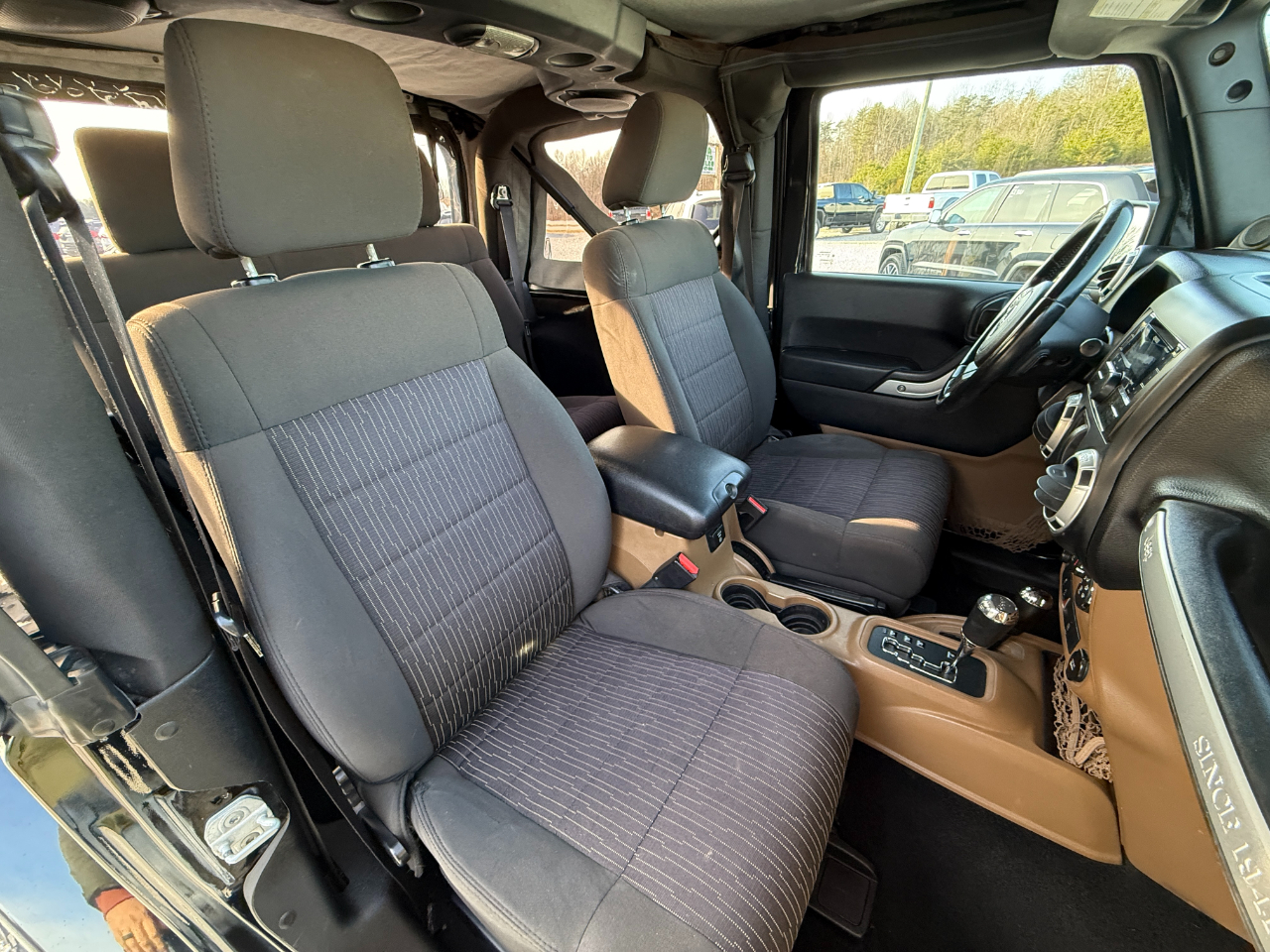 Jeep Wrangler Sahara 4WD 2012