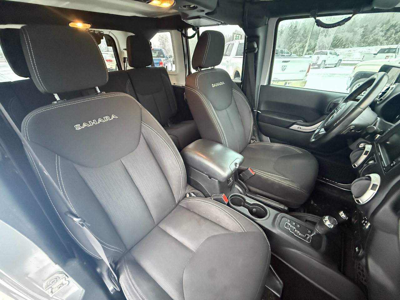 Jeep Wrangler Unlimited Sahara 4WD 2017