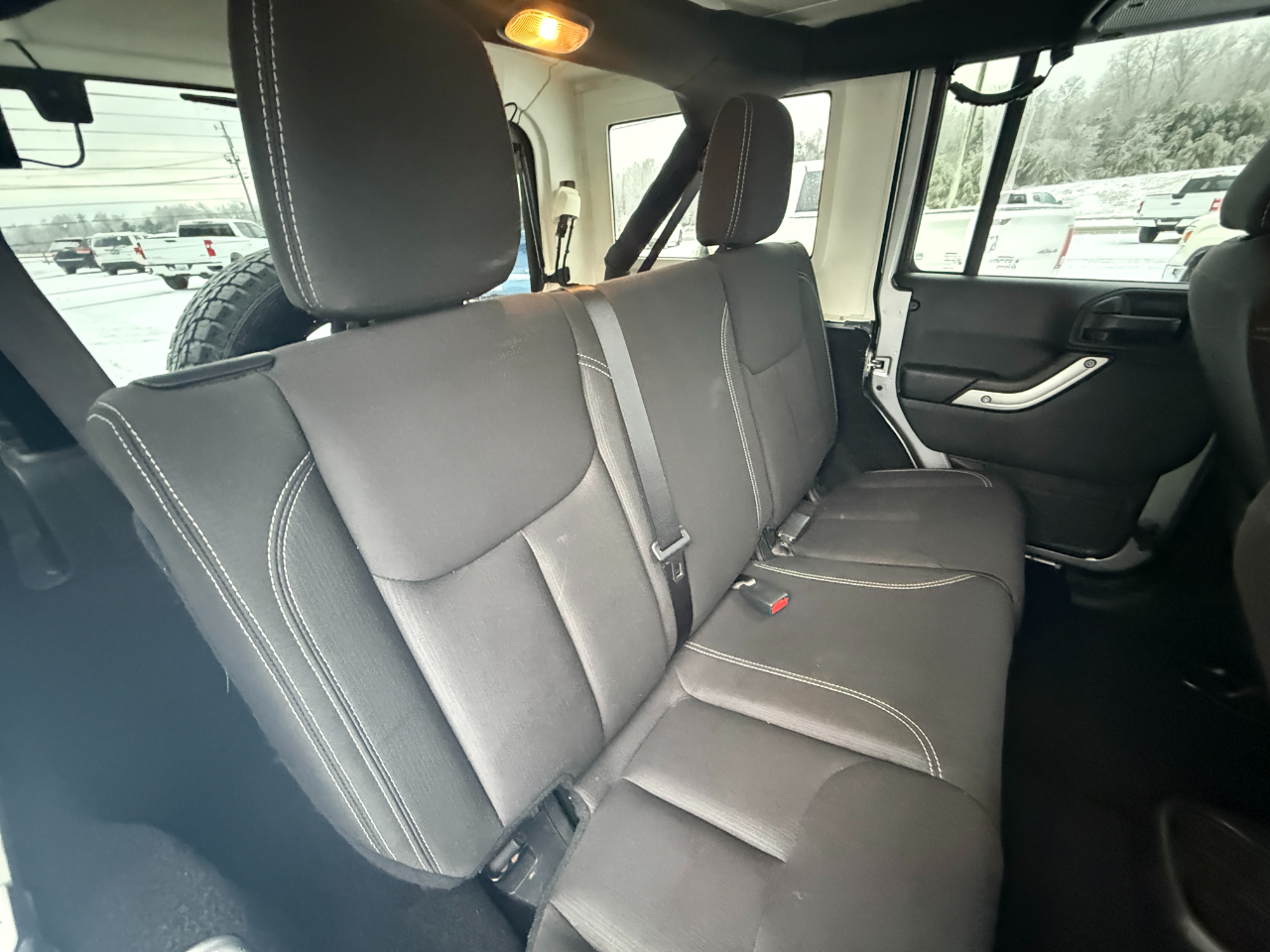 Jeep Wrangler Unlimited Sahara 4WD 2017