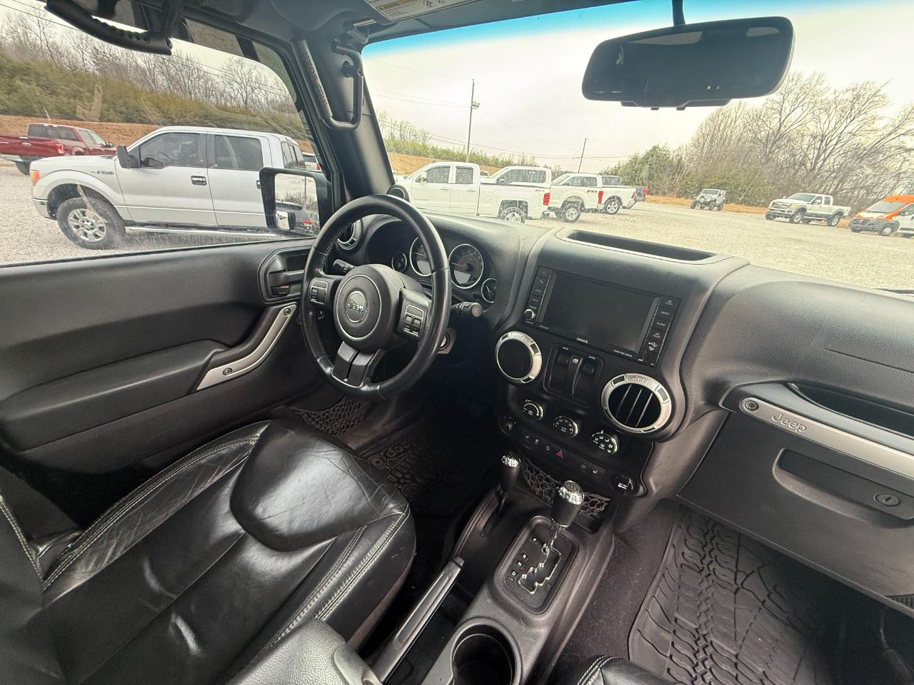 Jeep Wrangler Sahara 4WD 2013