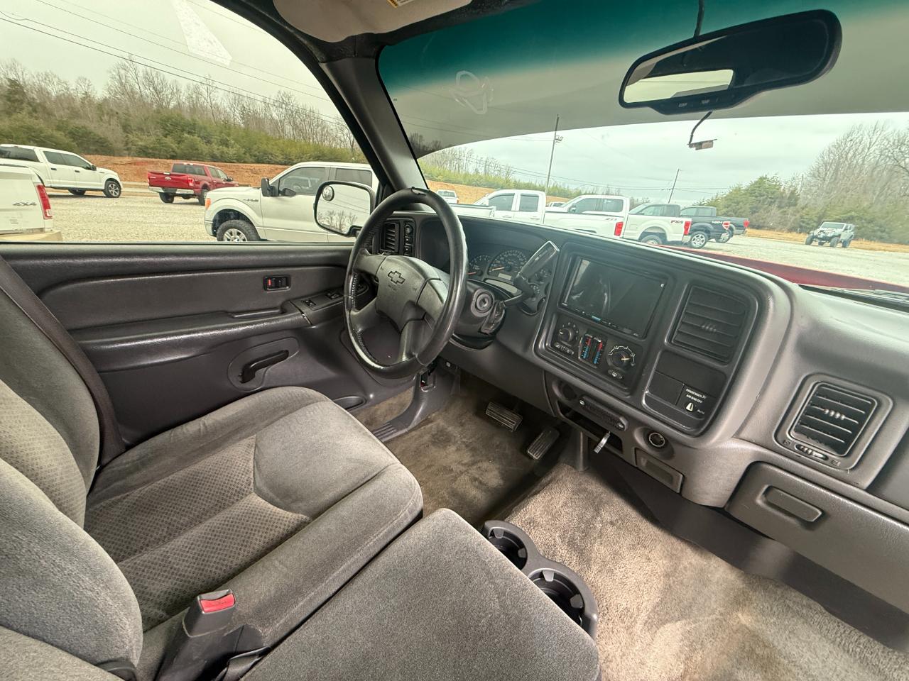 Chevrolet Silverado 1500 LS 4WD 2003