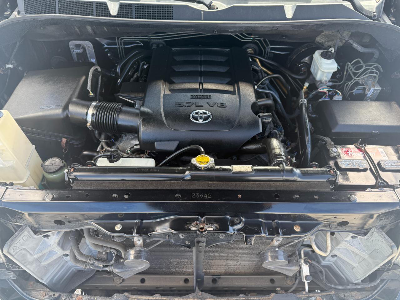 Toyota Tundra Limited 5.7L FFV CrewMax 4WD 2012