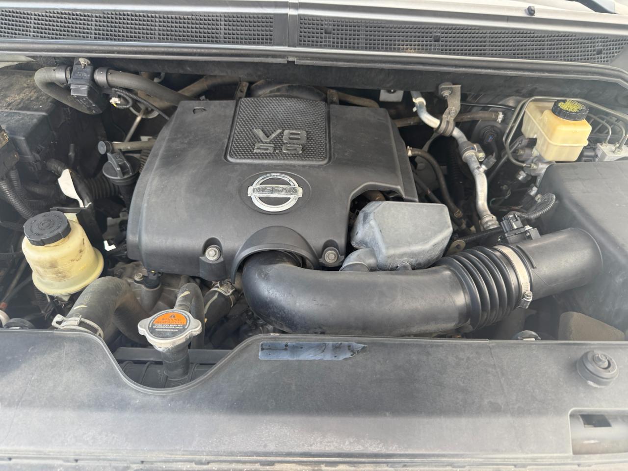 Nissan Titan SL Crew Cab 4WD 2013