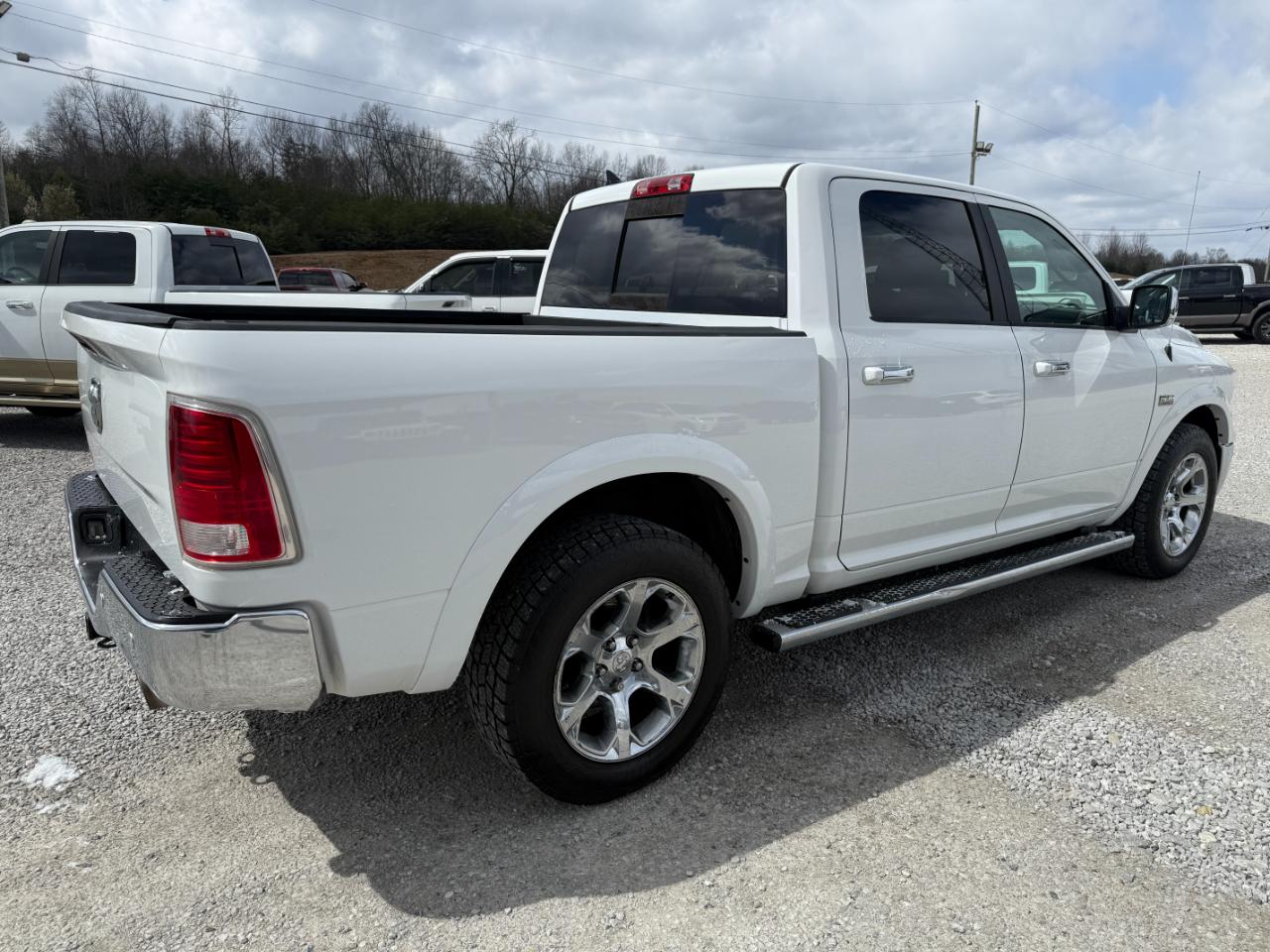 RAM 1500 Laramie Crew Cab SWB 4WD 2016
