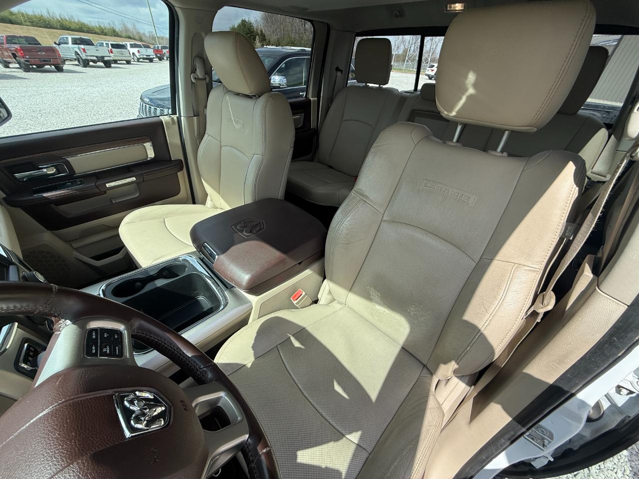 RAM 1500 Laramie Crew Cab SWB 4WD 2016