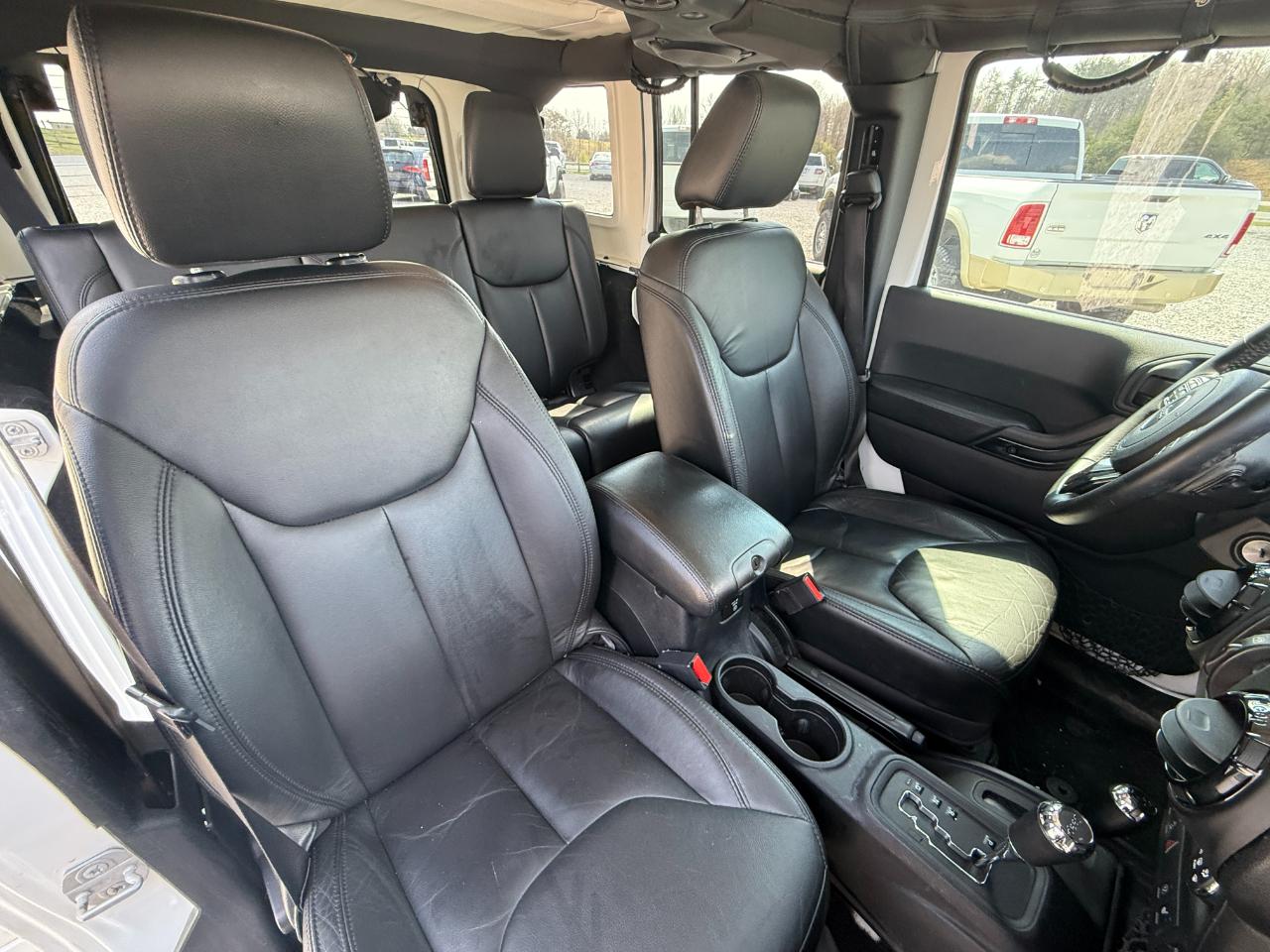 Jeep Wrangler Unlimited Sahara 4WD 2014