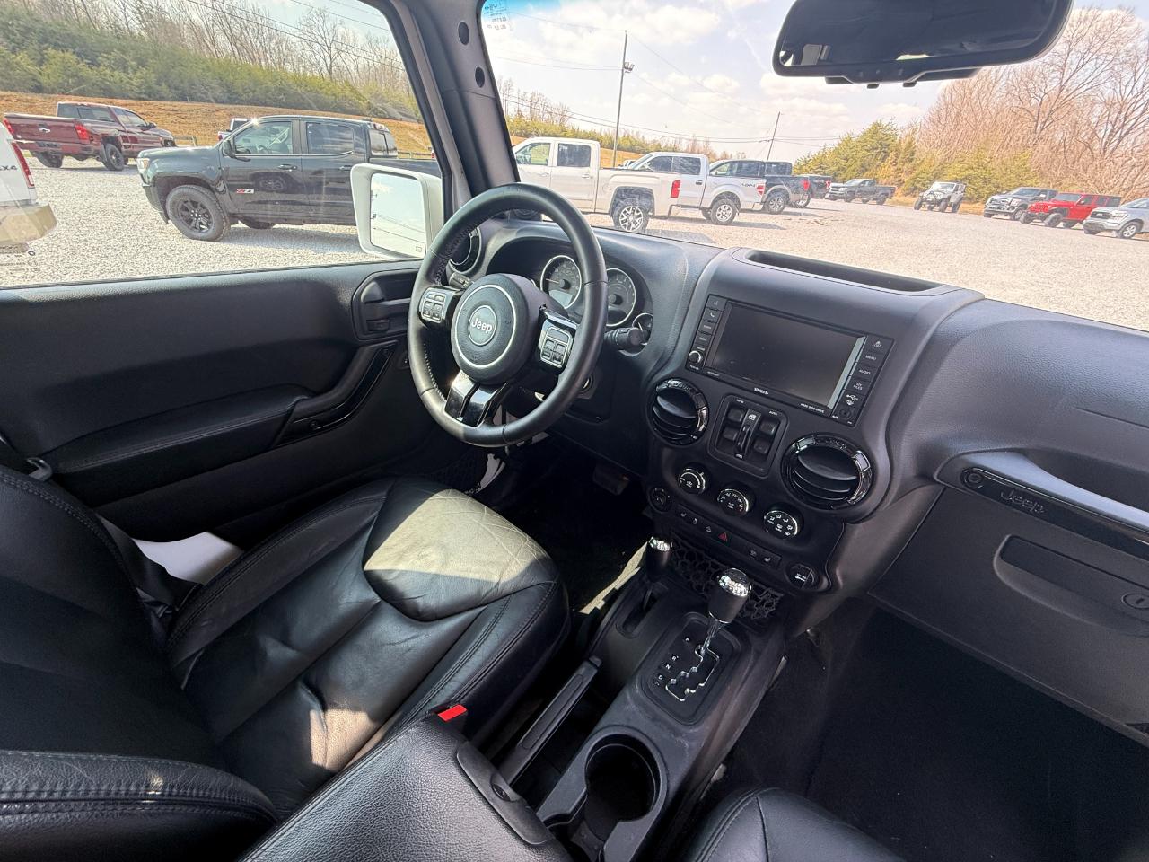 Jeep Wrangler Unlimited Sahara 4WD 2014